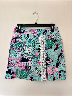 Lilly Pulitzer Floral active Skirt. Like New